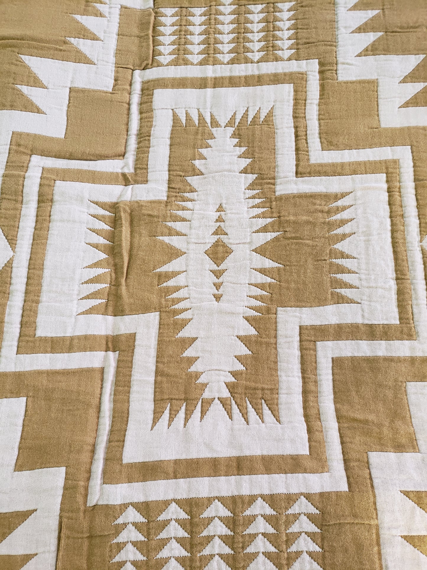 Pendleton Organic Cotton Matelasse QUEEN blanket in Harding Star Ochre