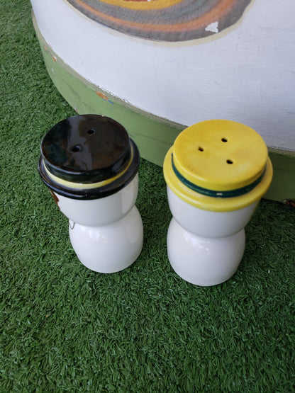 Vintage Couple Salt Pepper Shaker set