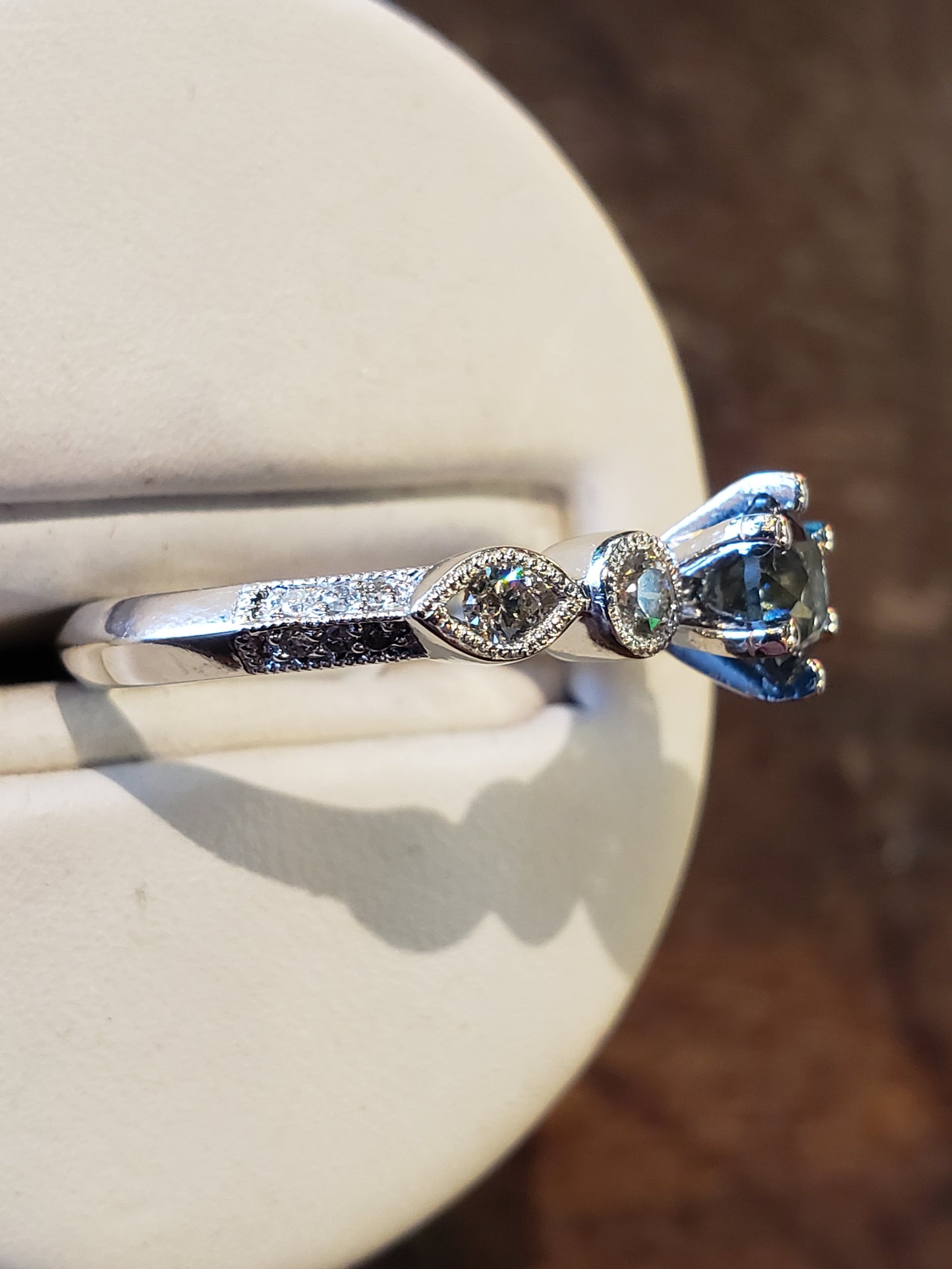 White Gold 14K ring with Montana Sapphire