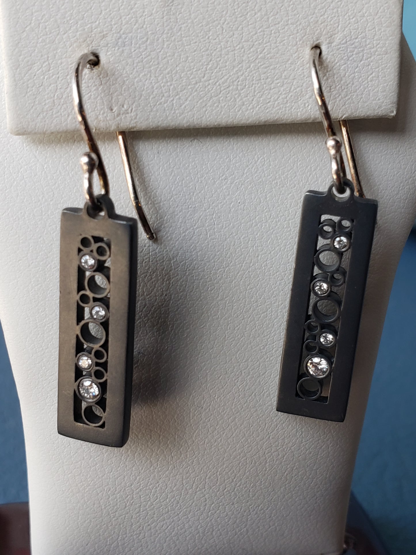 Oscuro rectangle and diamond earrings