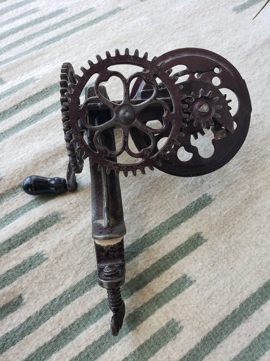 Vintage metal apple peeler