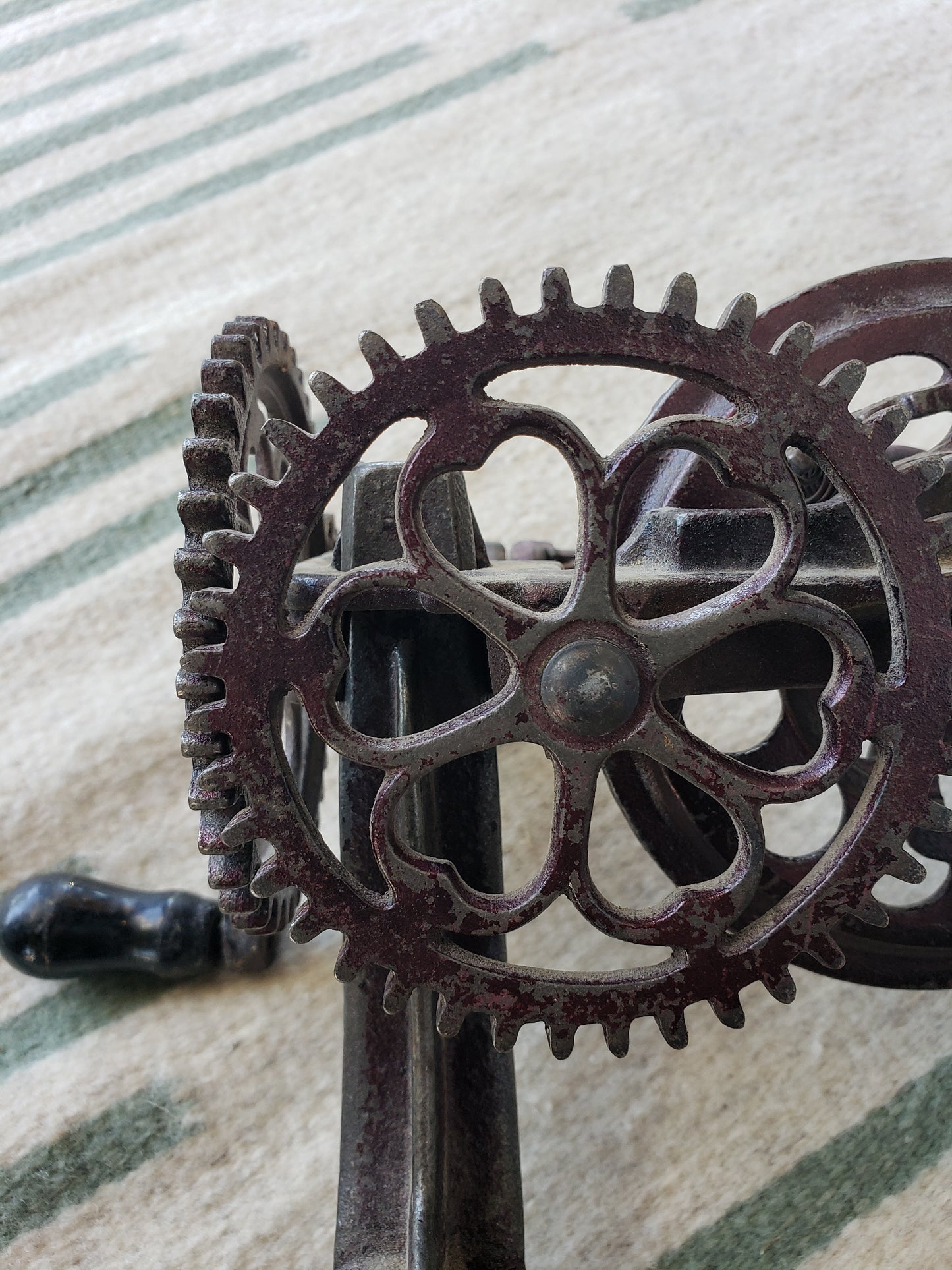 Vintage metal apple peeler