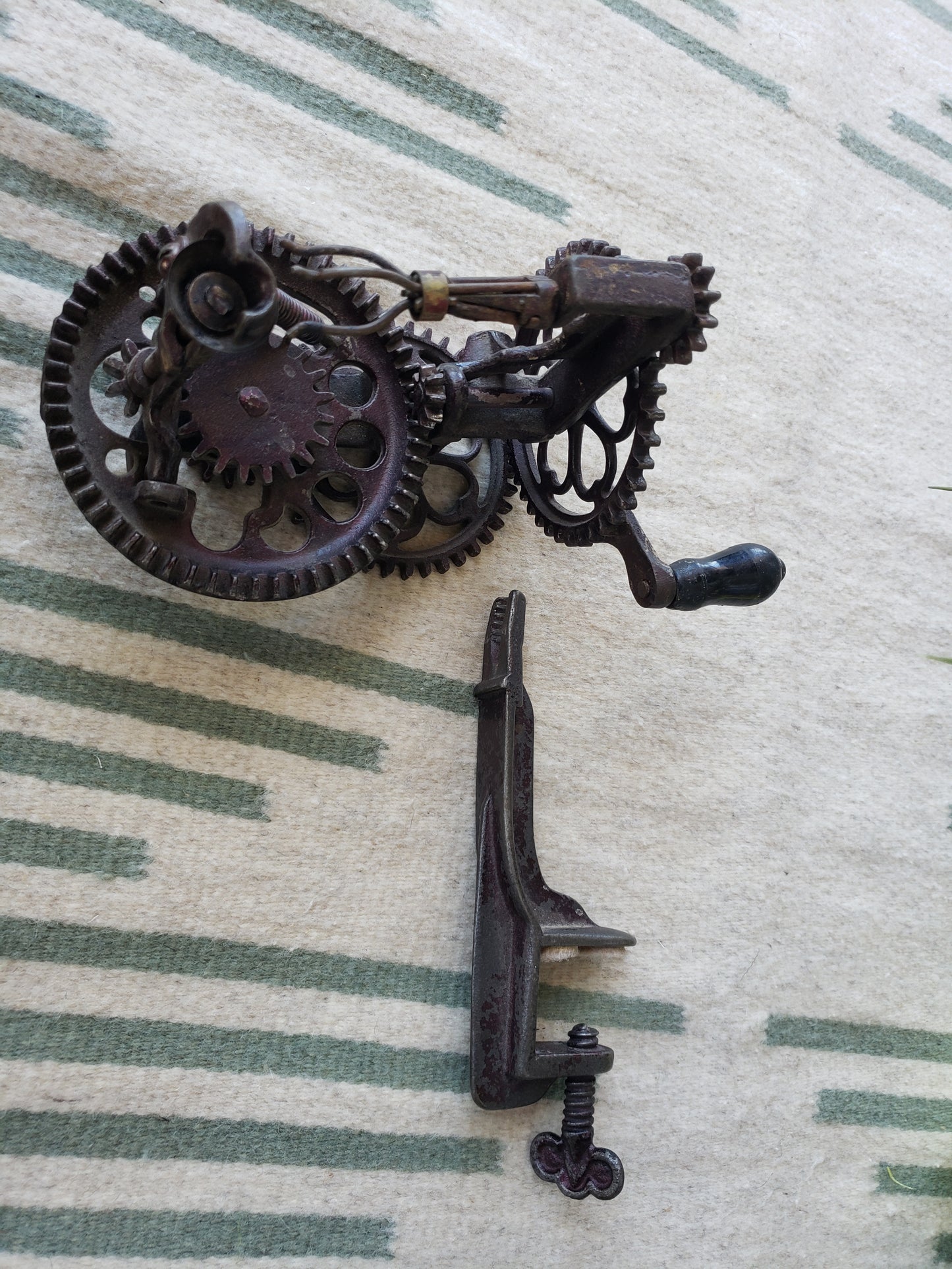 Vintage metal apple peeler