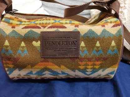 Pendleton Travel Kit in Solstice Canyon