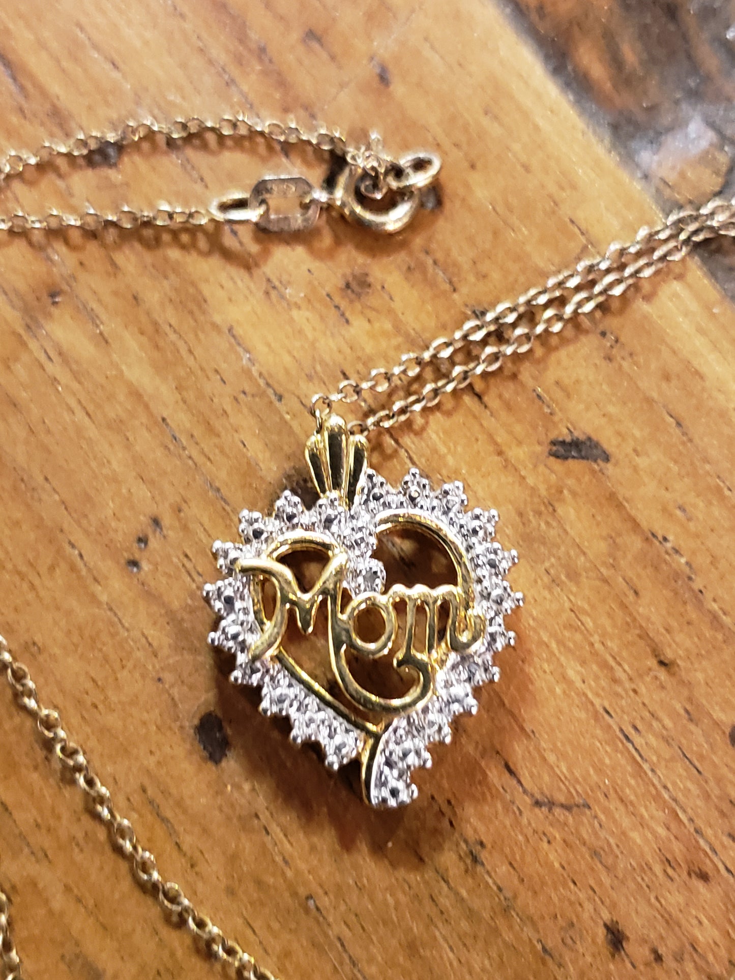 .925 MOM pendant and necklace