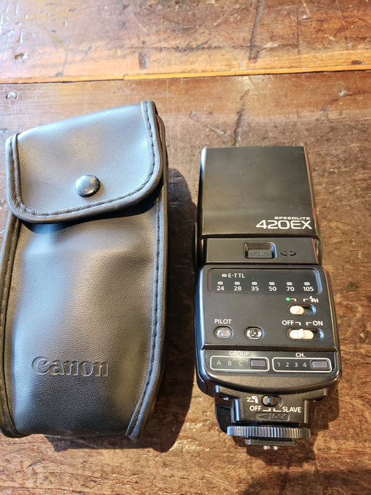 CANON Speedlite 420 EX Flash & Case