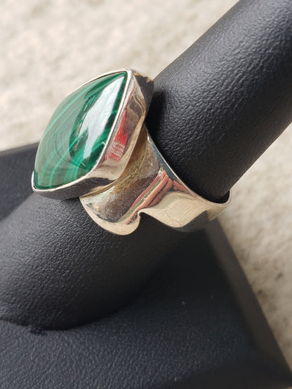 .925 Malachite ring  size 7.5