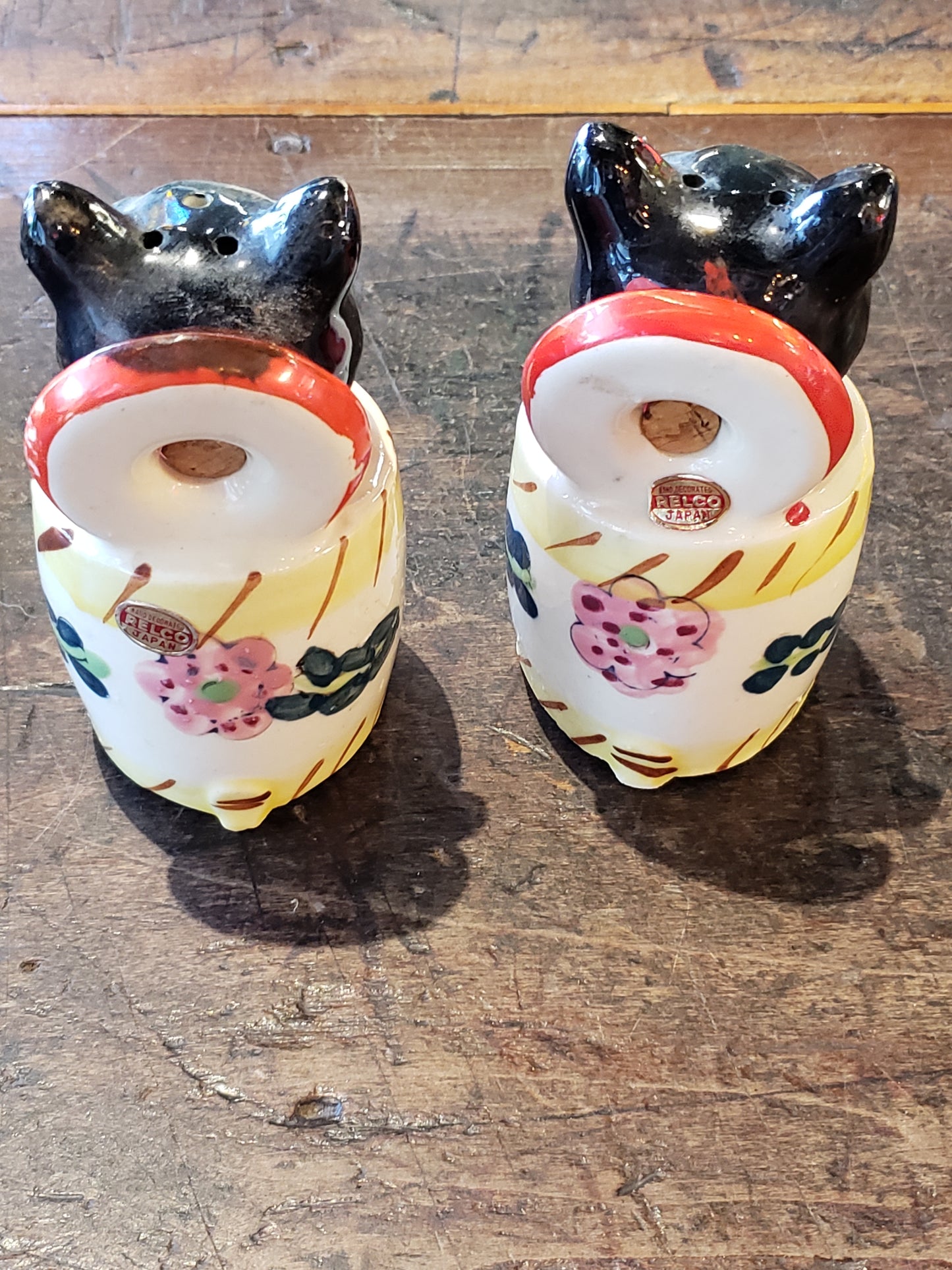 Squeaker Cat salt pepper shaker set