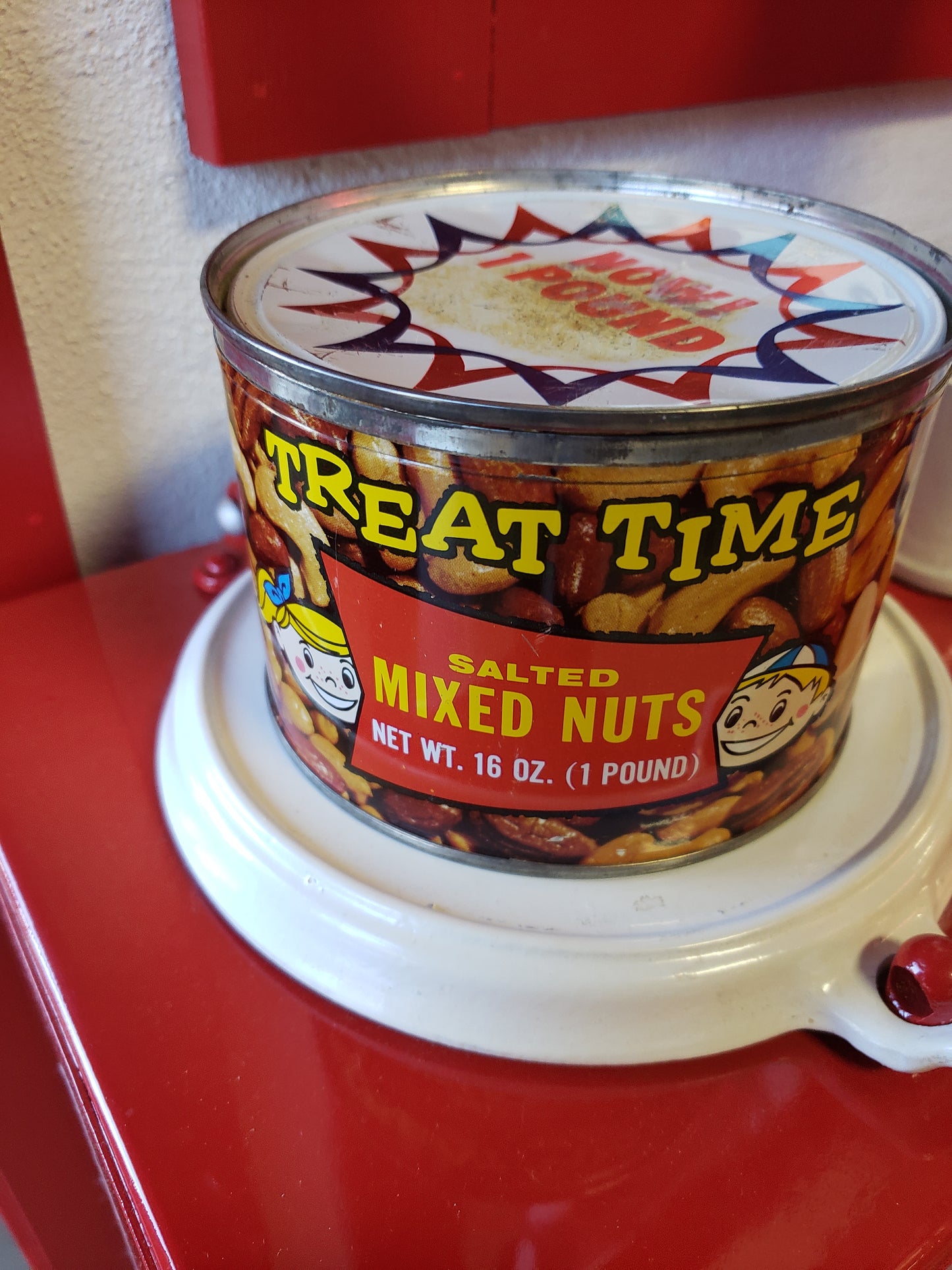 Treat Time Mixed Nuts tin