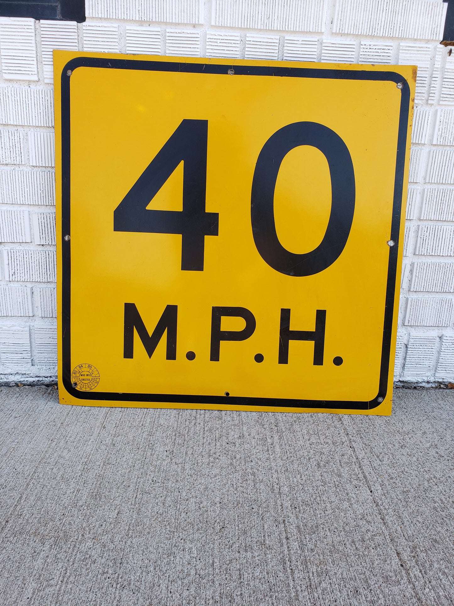 Retired 40 MPH sign