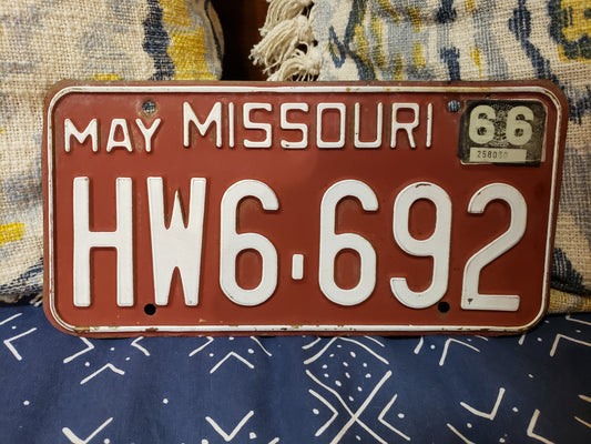 1965 Missouri license plate HW6-692