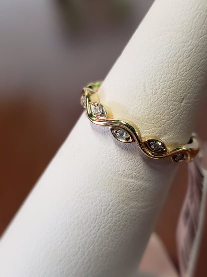 10K Yellow Gold Diamond band size 6