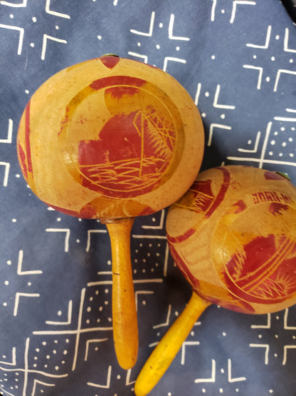 1940s Maracas