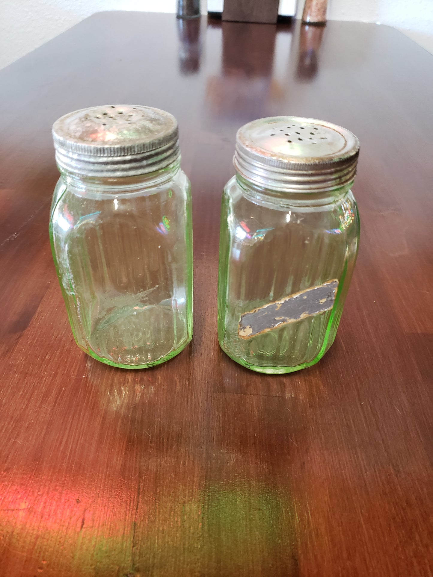 Green Hoosier shaker set (Uranium Glass)