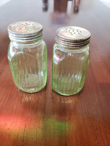 Green Hoosier shaker set (Uranium Glass)