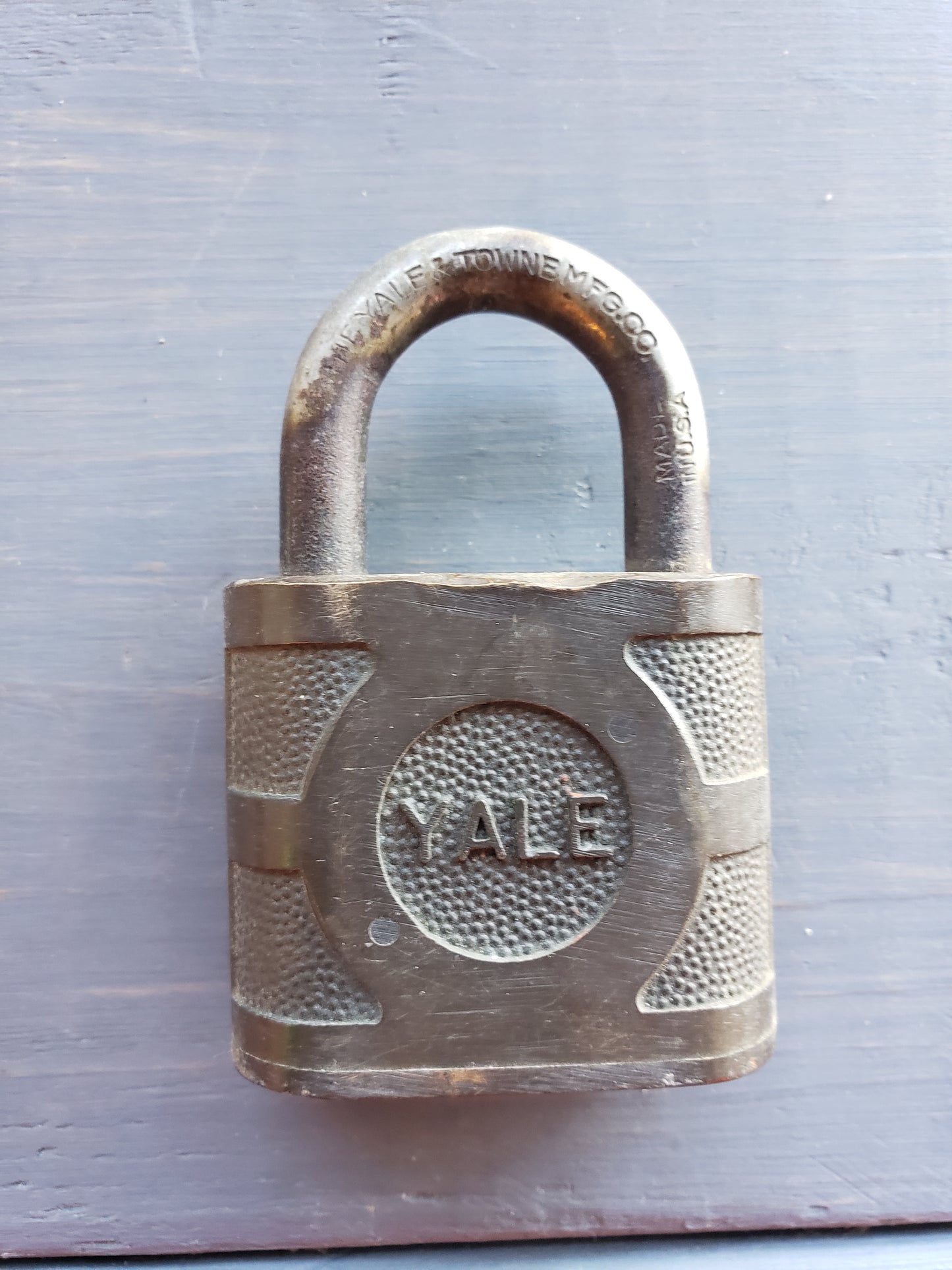 YALE padlock, no key