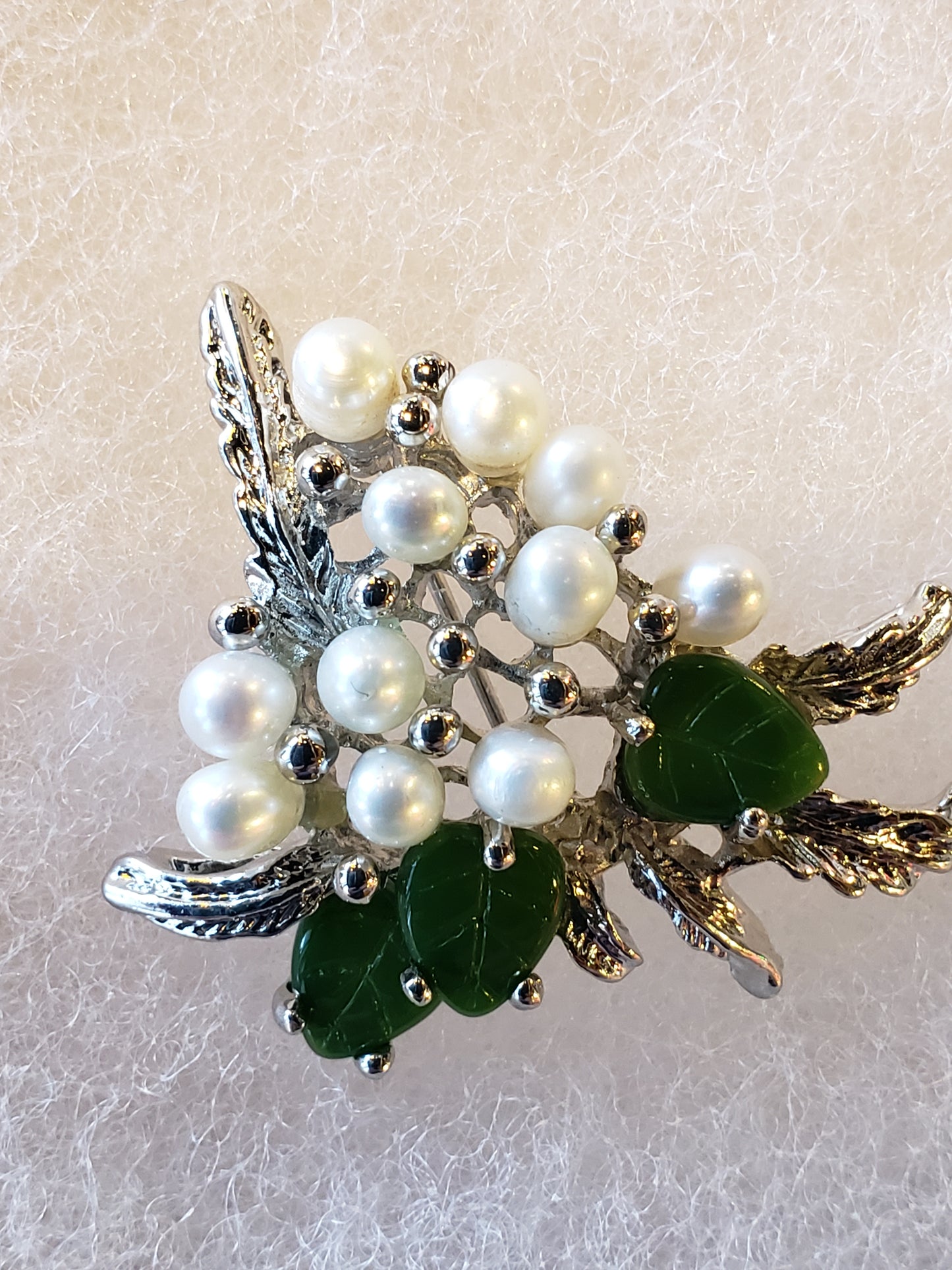 Vintage brooch jade cluster with white beads