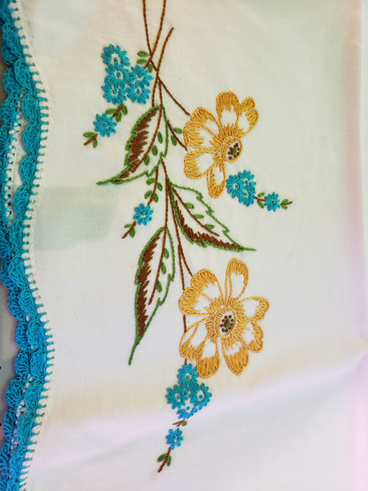 Embroidered floral pillowcase set