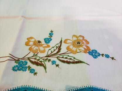 Embroidered floral pillowcase set