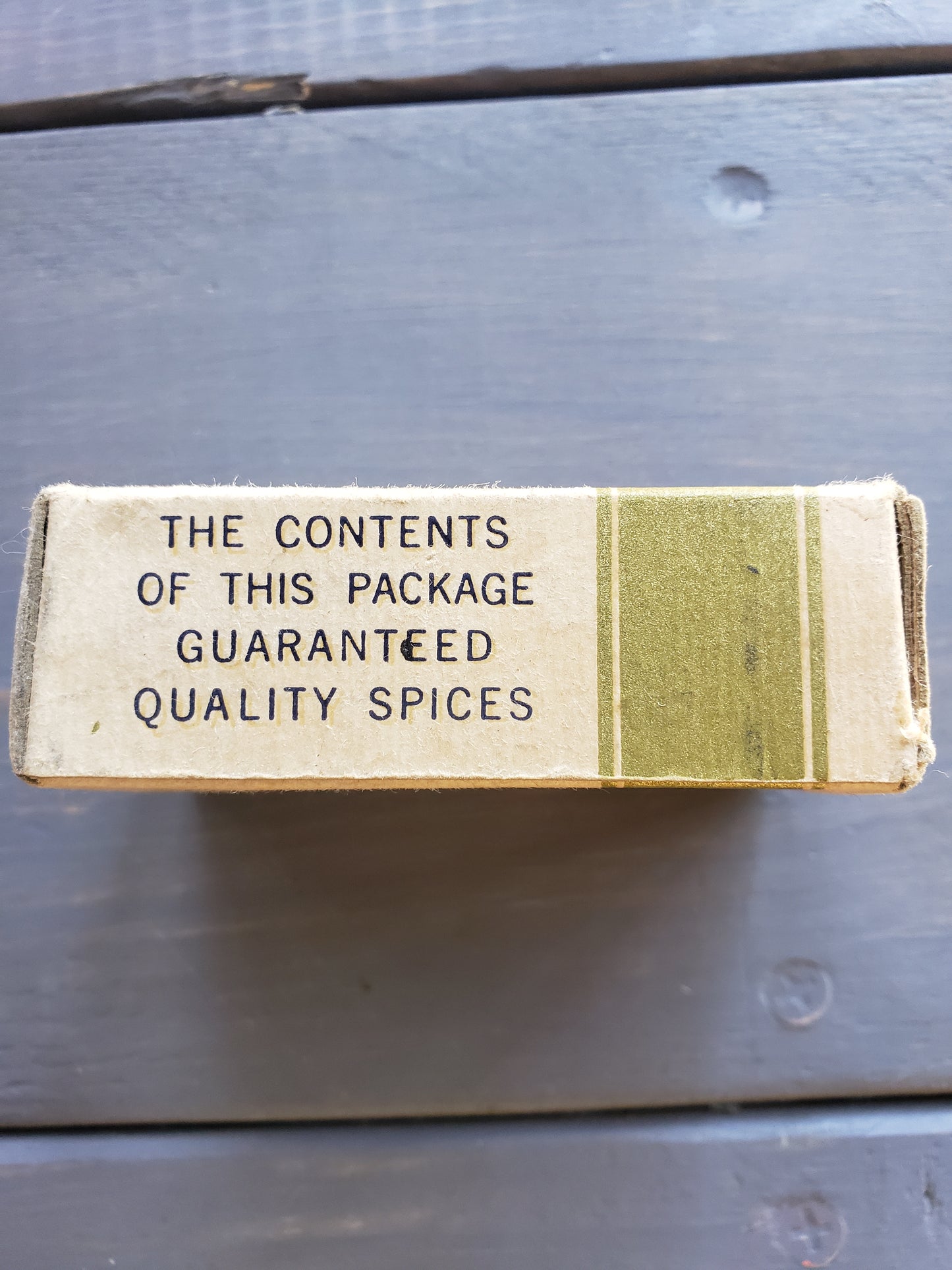 Harvest Queen Whole Nutmeg box