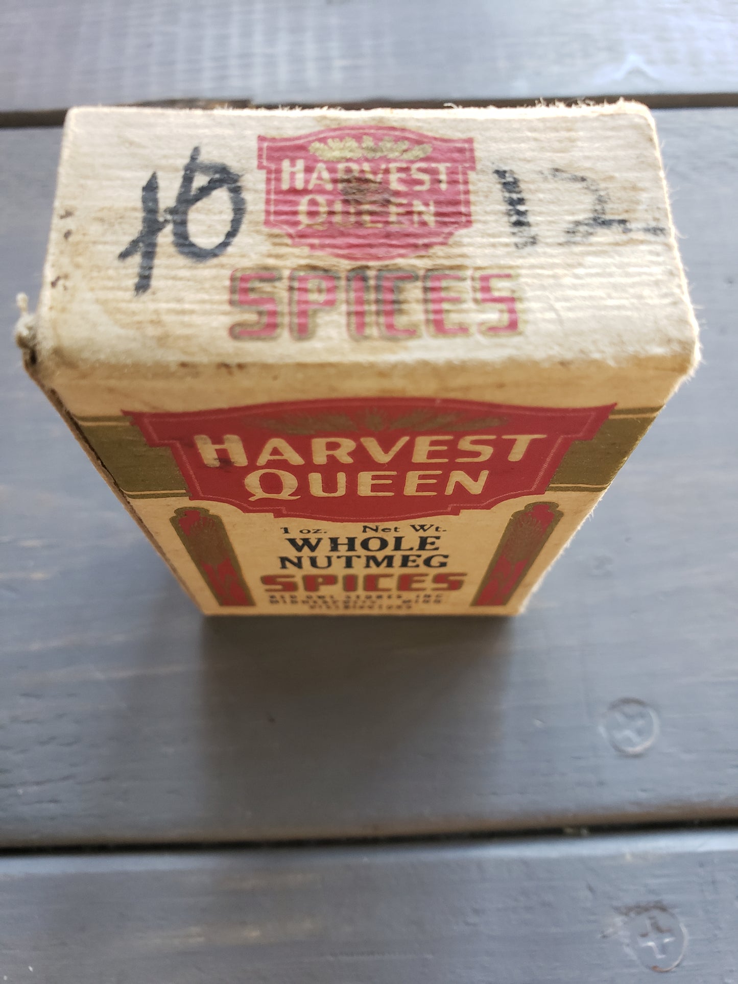 Harvest Queen Whole Nutmeg box