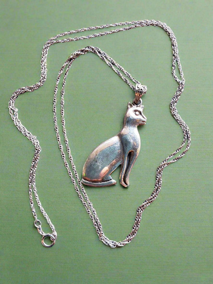 .925 Cat Pendant & 30 inch chain.