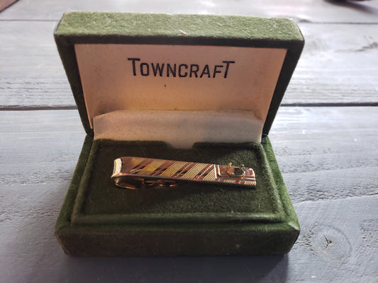 Towncraft Tie Clip in green velvet case (missing jewel)