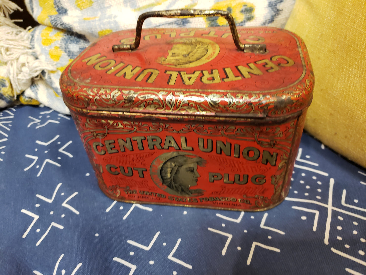 Central Union Cut Plug tobacco canister