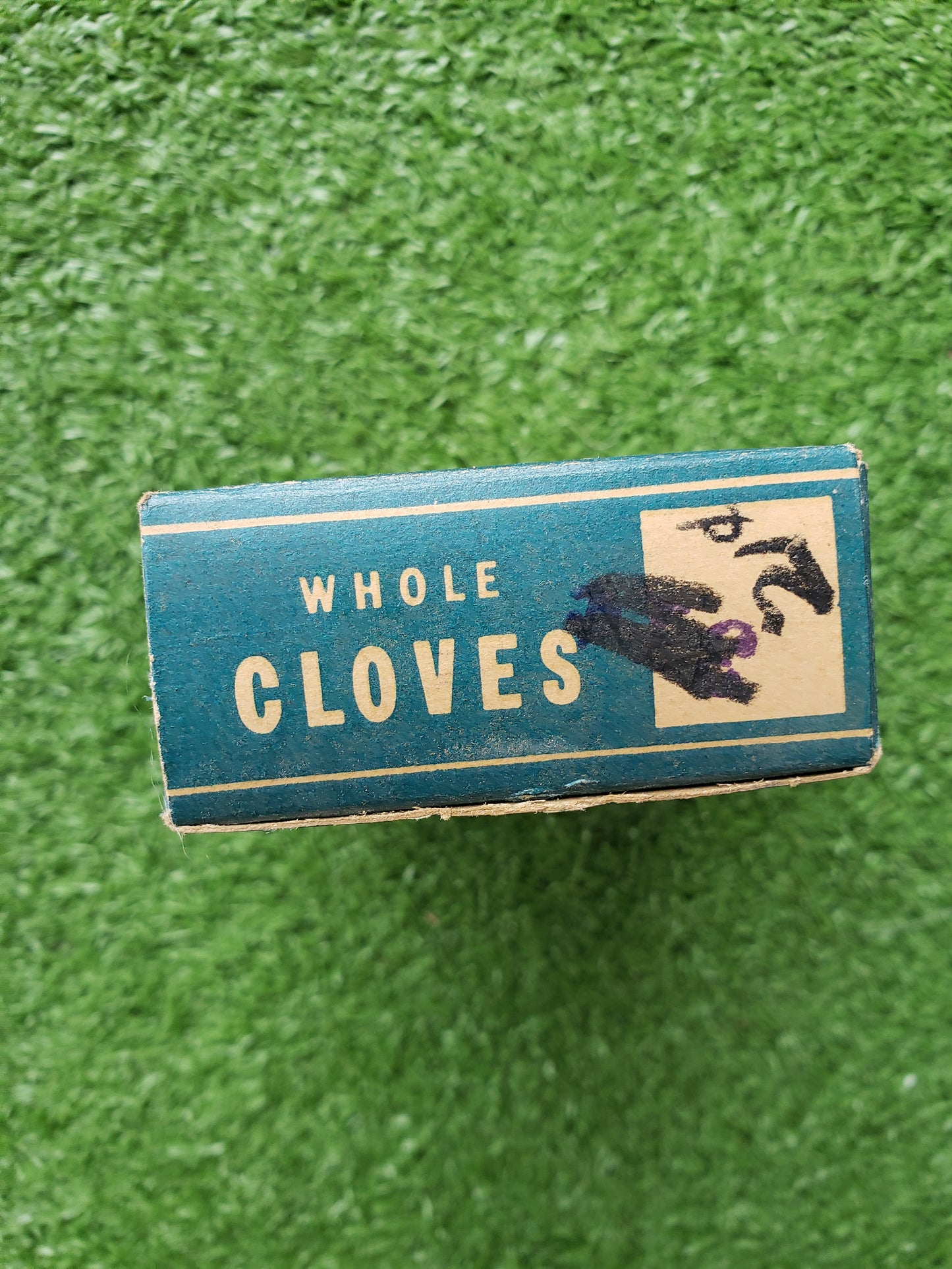 Crescent Whole Cloves box