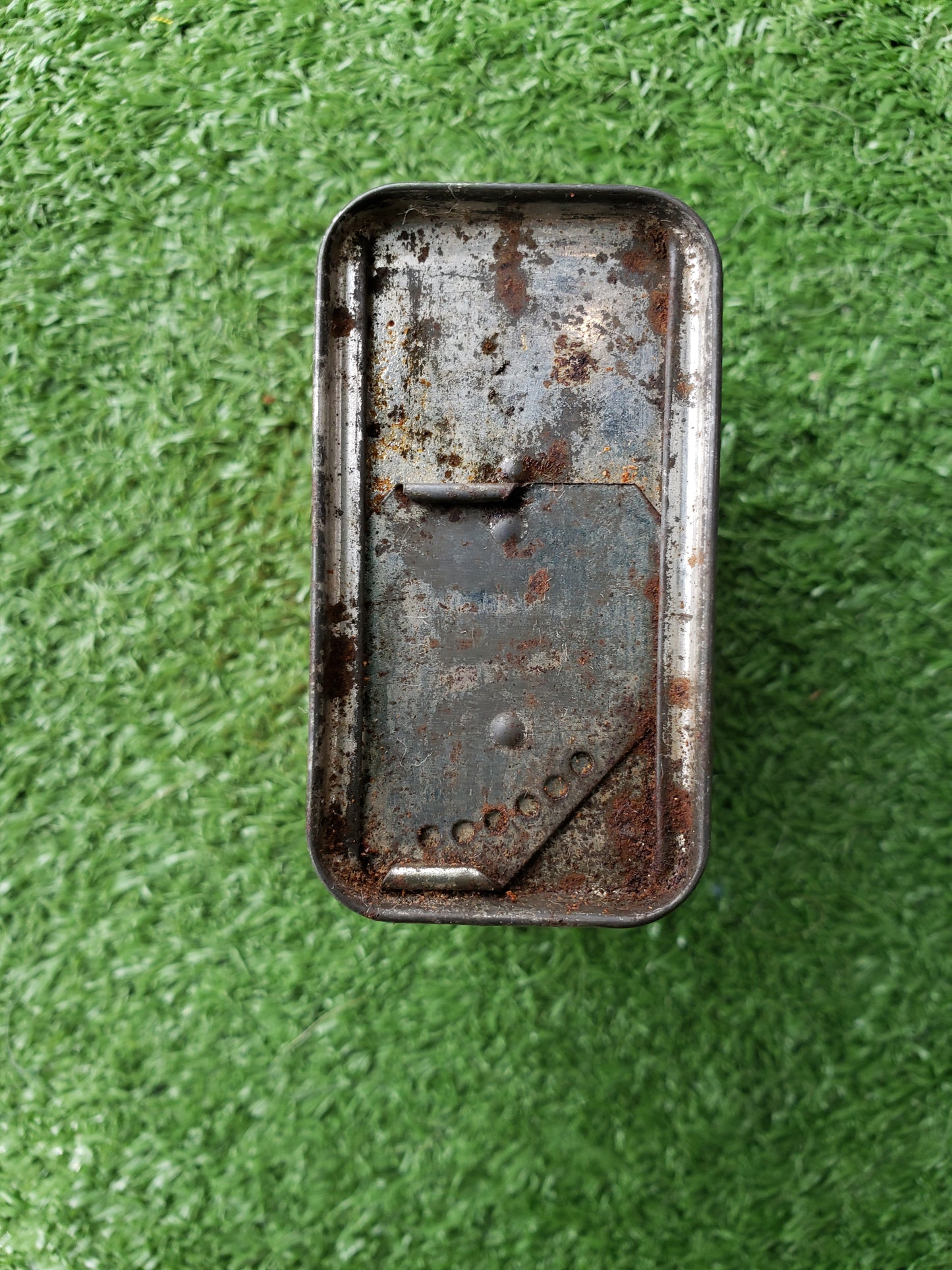 Crown Colony Paprika tin