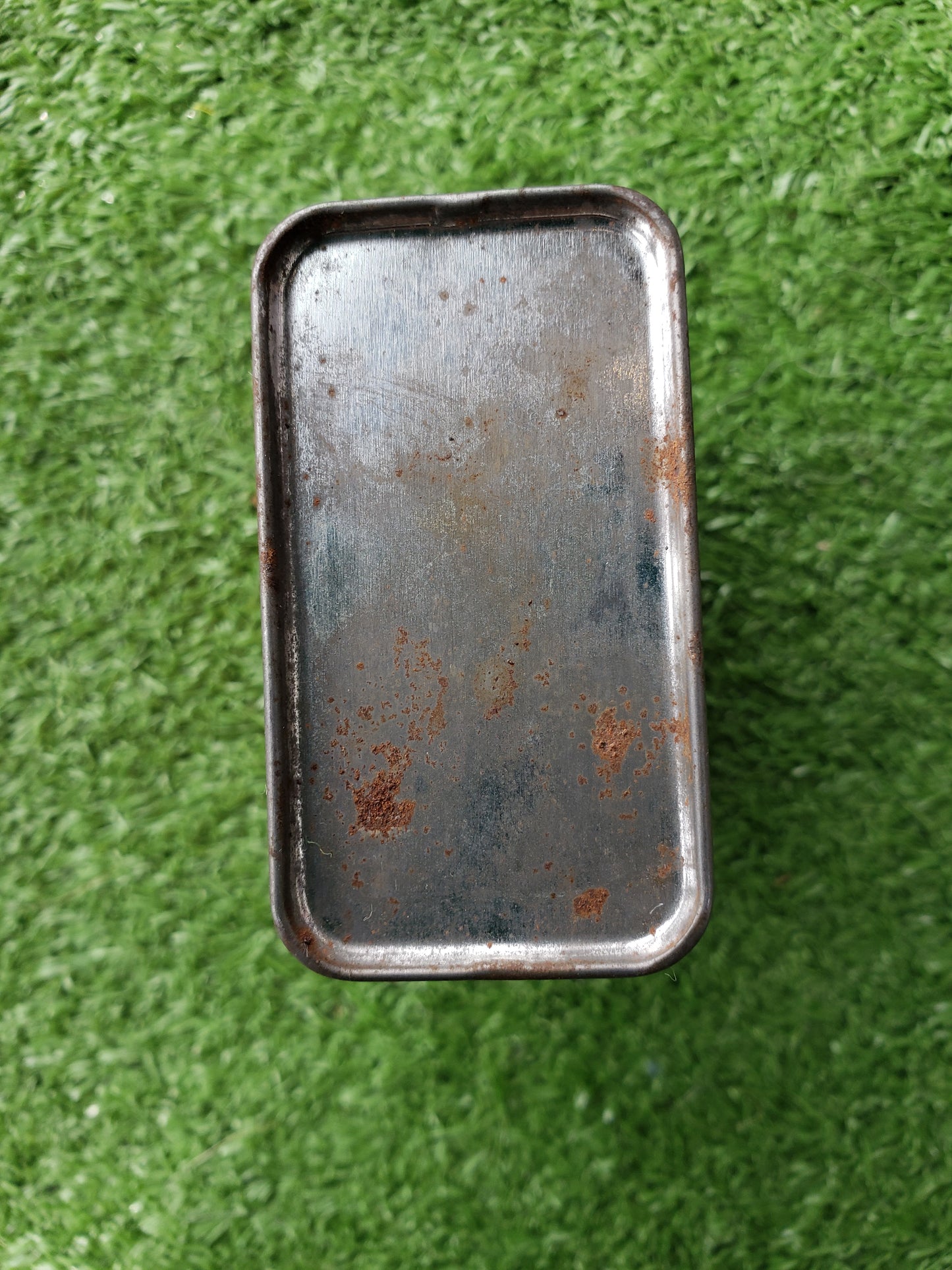 Crown Colony Paprika tin