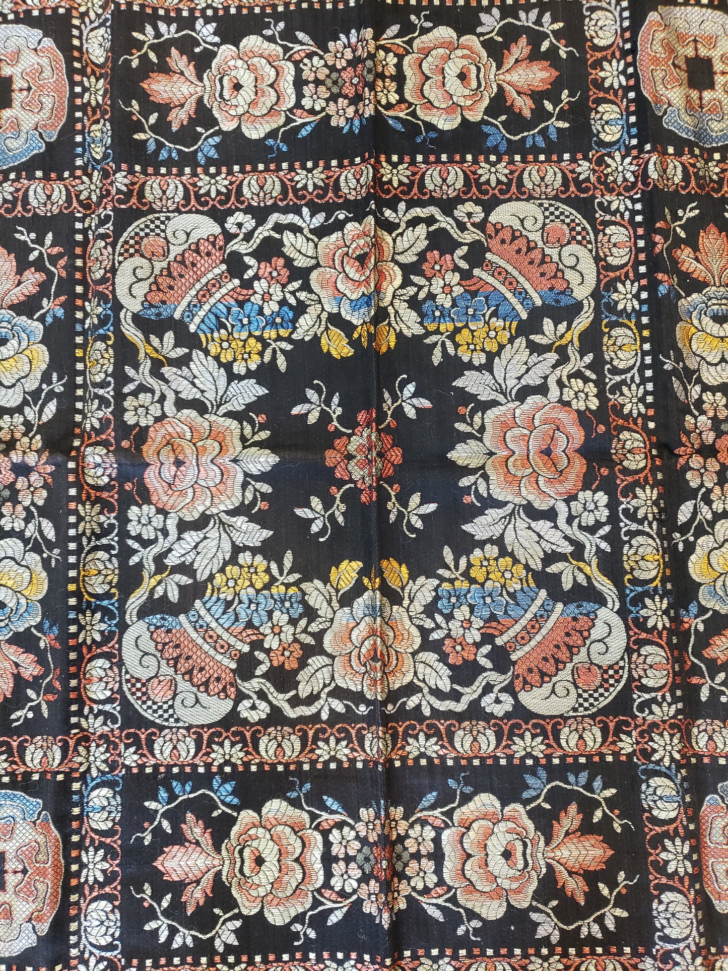 Vintage fringed boho brocade shawl/tablecloth/tapestry