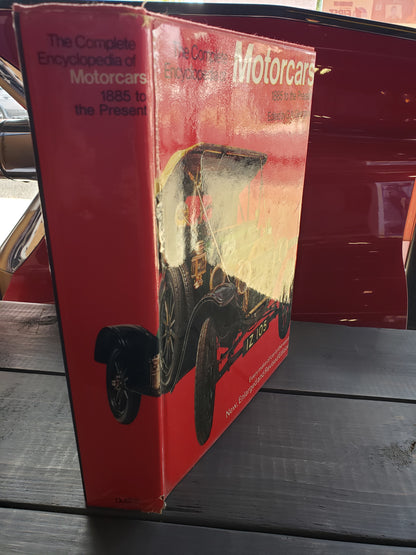 The Complete Encyclopedia of Motorcars 1885 to Present
