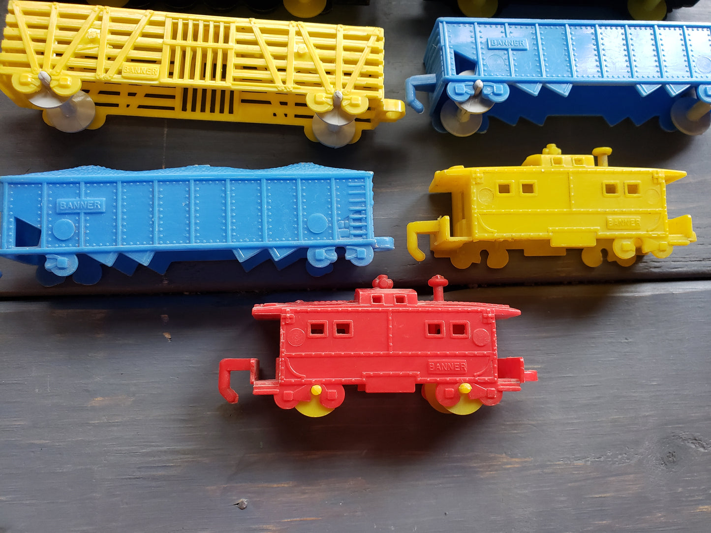 1950's BANNER plastic train set 7 pieces