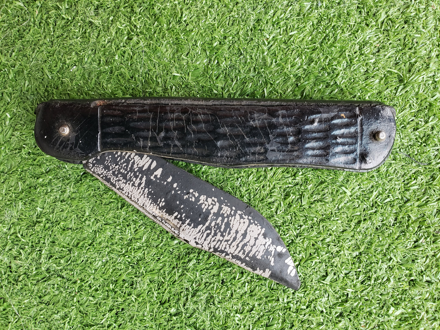 AUBURN Rubber toy pocketknife