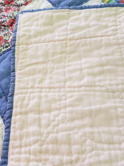 Vintage hand quilted throw BOWTIE design 73 x 64"