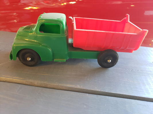 Hubley kiddie toy plastic lever action dump truck