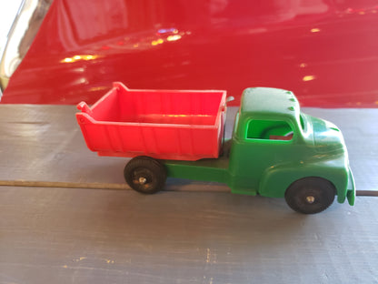 Hubley kiddie toy plastic lever action dump truck