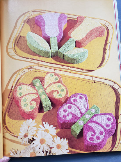 Celebrate! IV Wilton cake decorating book