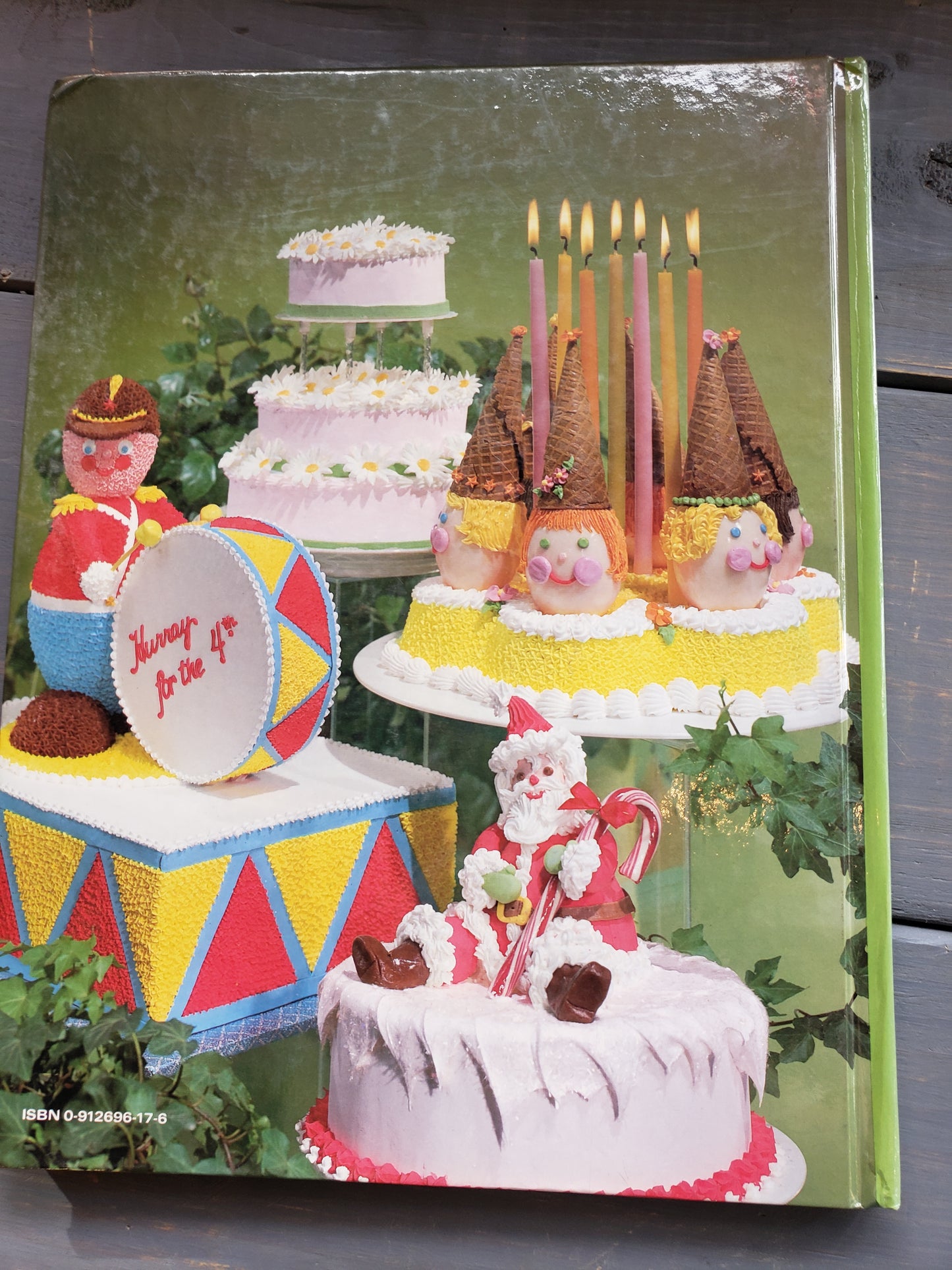 Celebrate! VI cake decorating book by Wilton (1980)