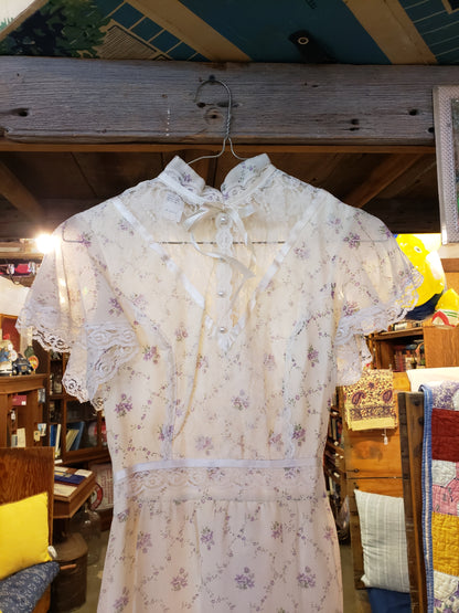 Size 5 VINTAGE White Dress Purple Flowers