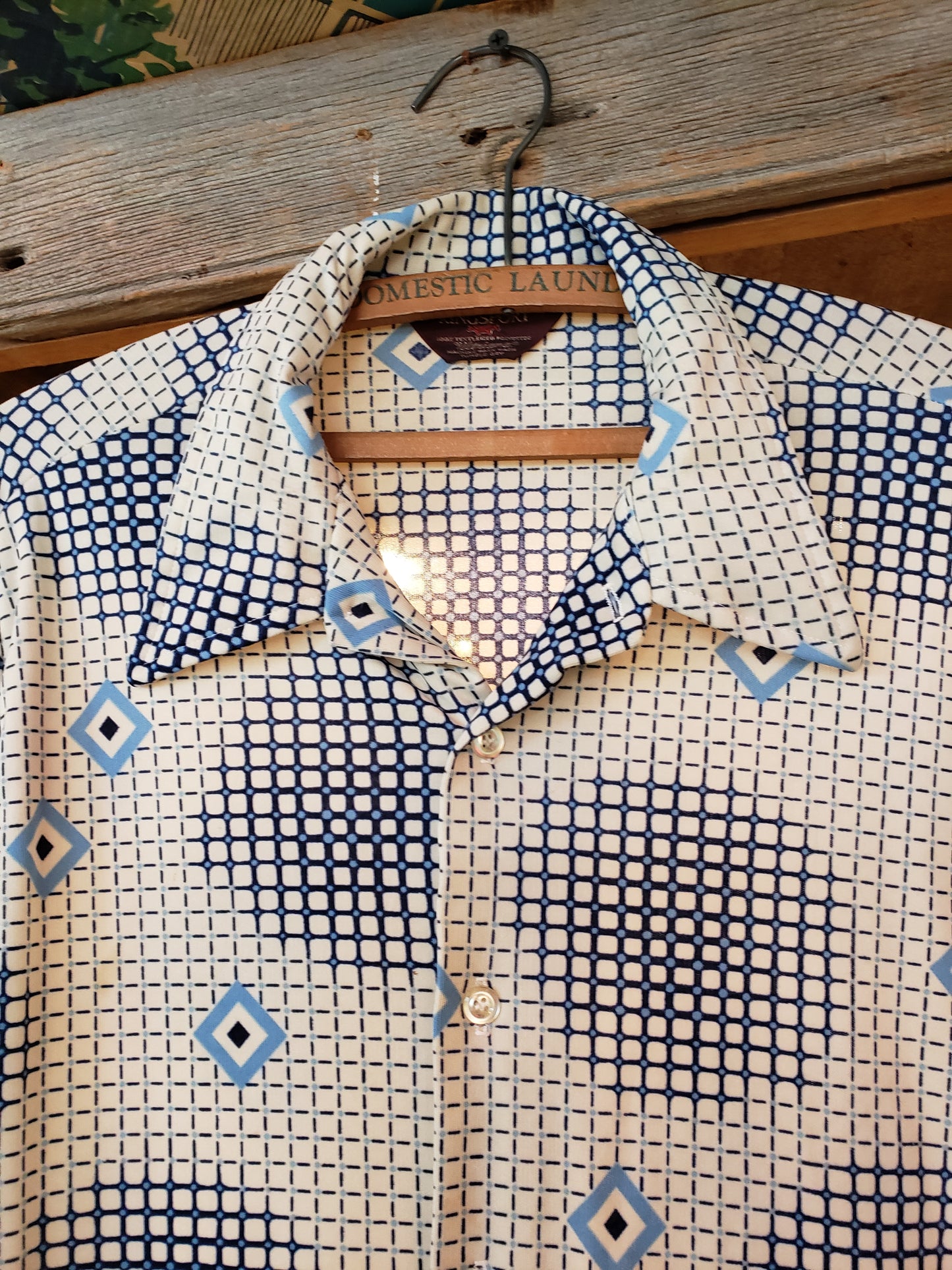 SIZE Large 70's style men's shirt white blue