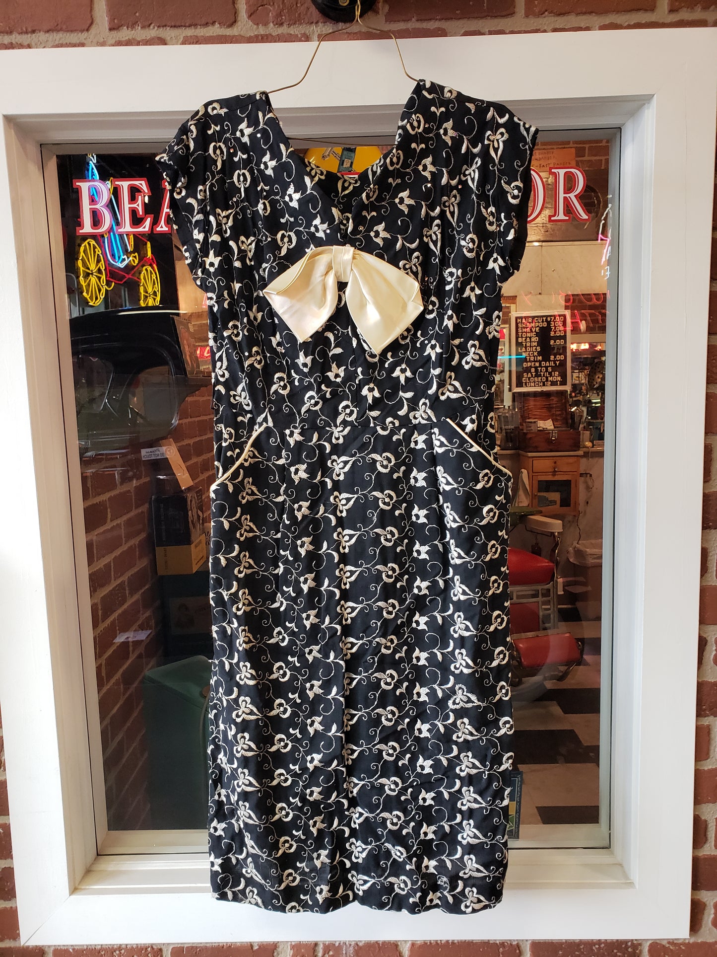 1940s Black and ivory embroidered vintage dress