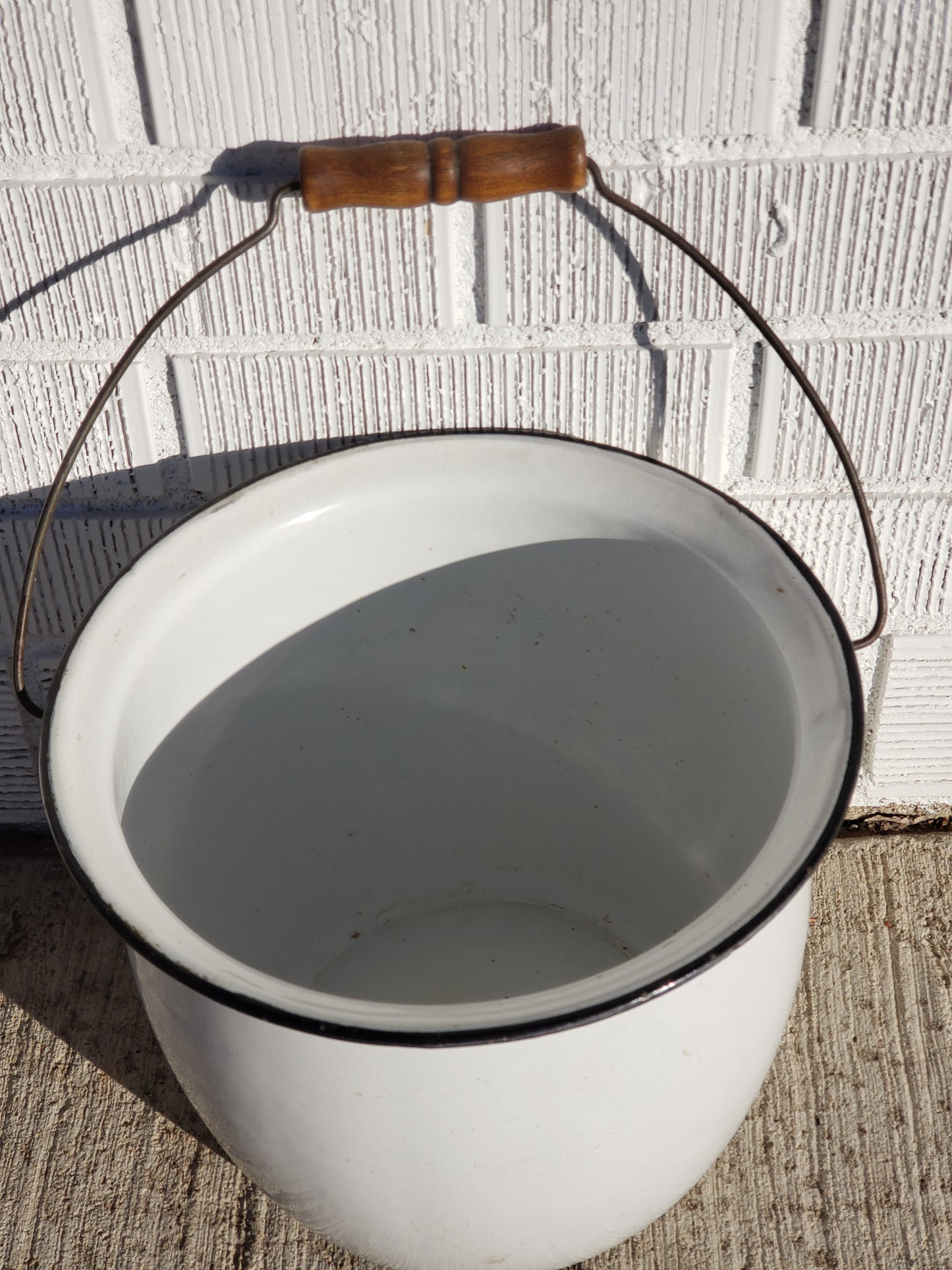 1920's White enamelware chamber pot with handle
