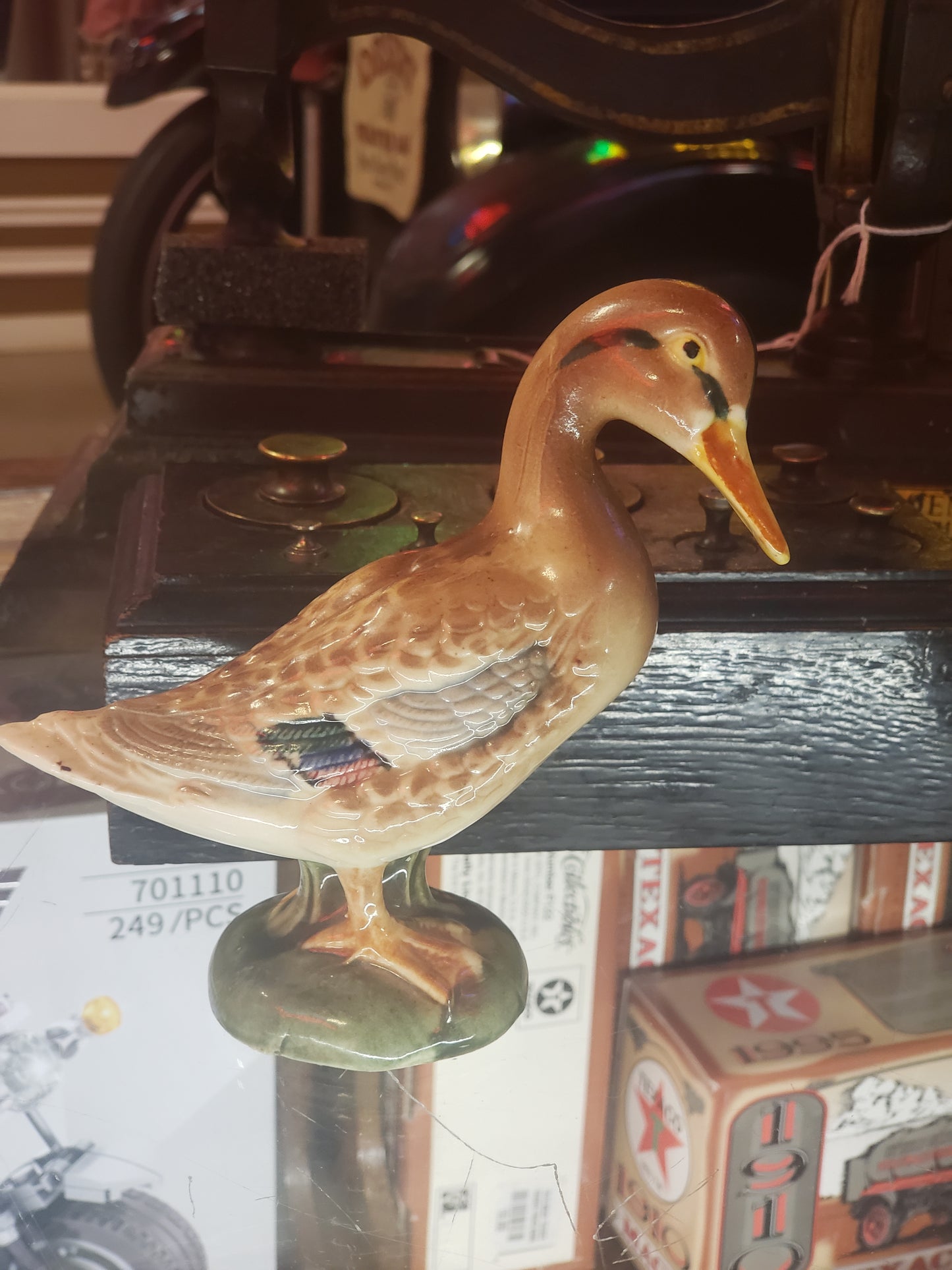 THAMES (Japan) hand painted duck figurine