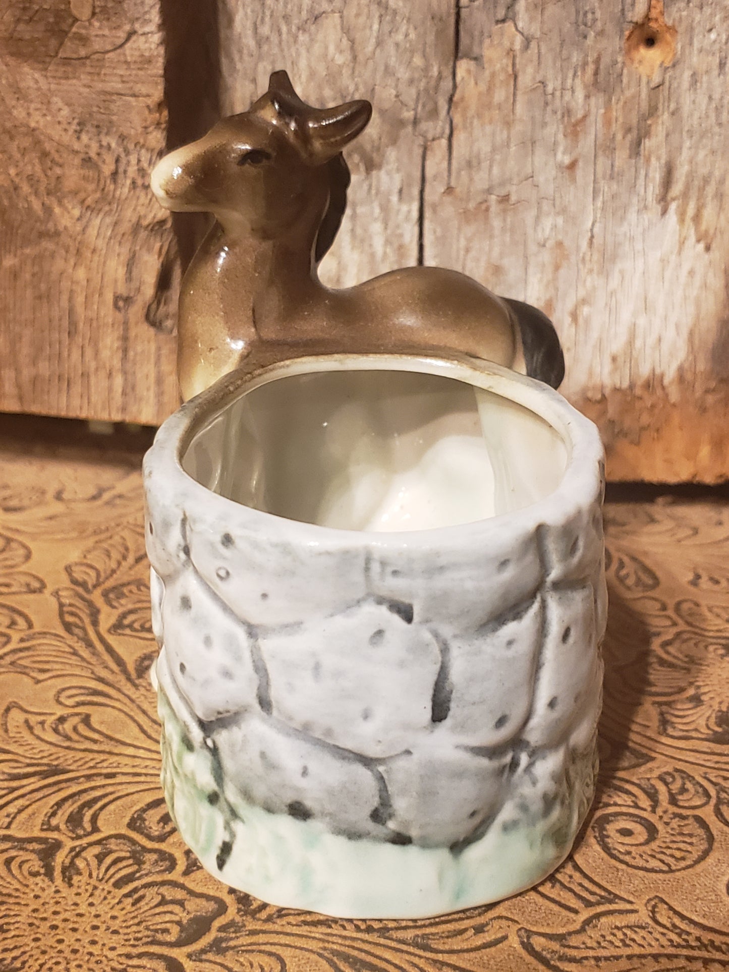 Baby horse by well planter vintage