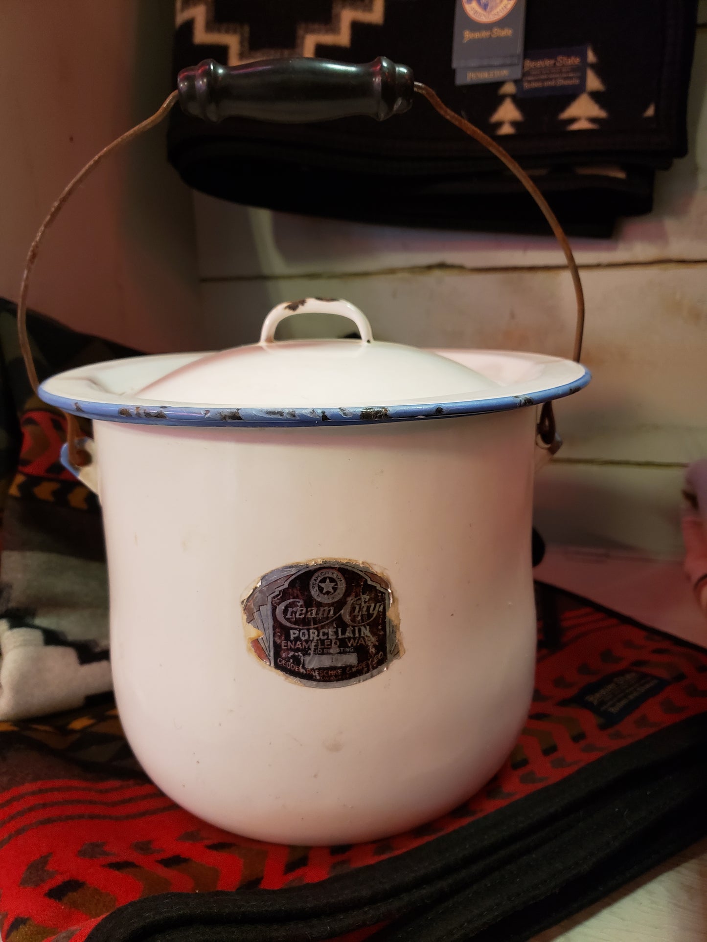 1940s Porcelain Enamelware pot / lid "Cream City" label