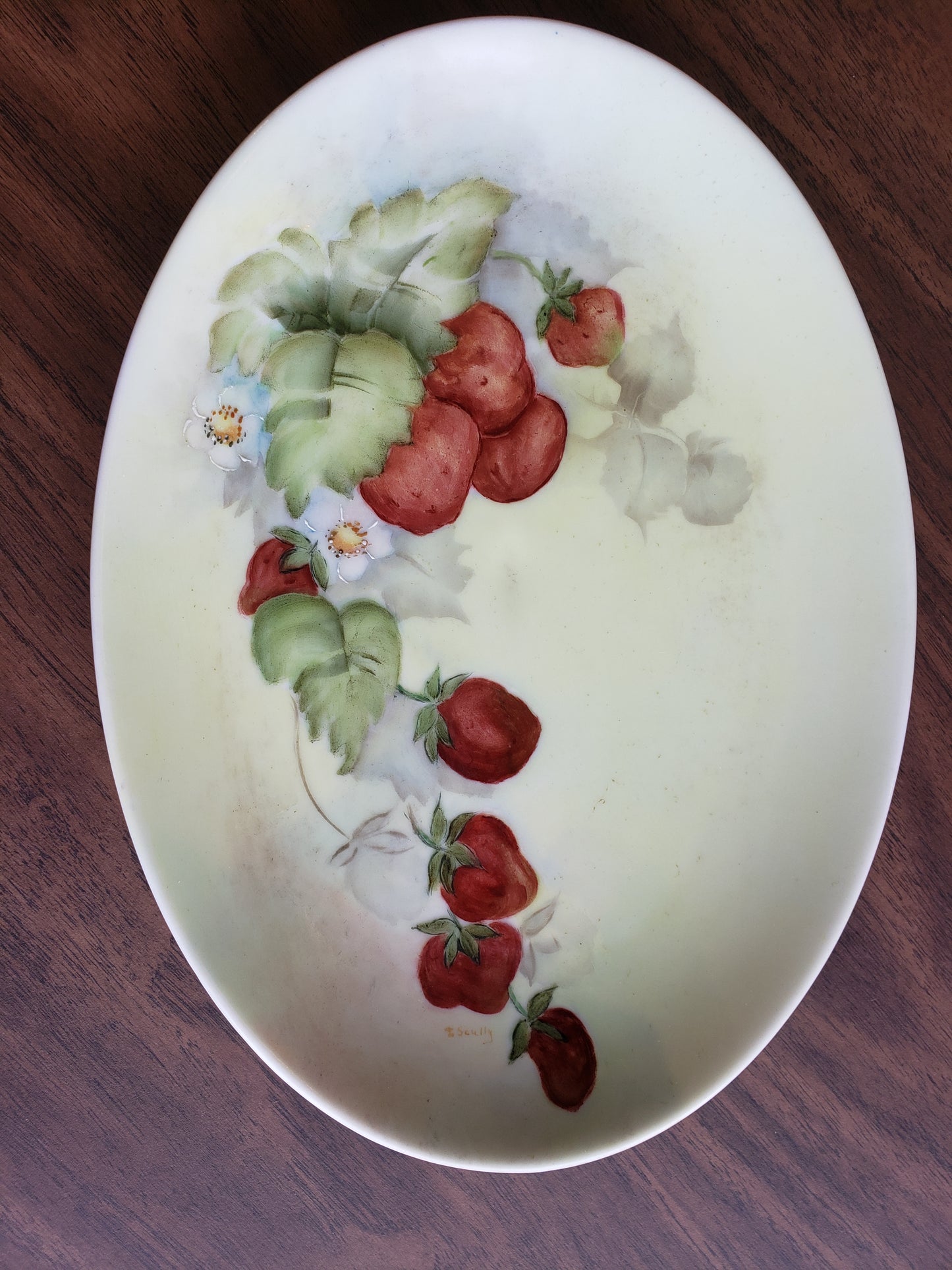 Green Platter with Strawberries vintage