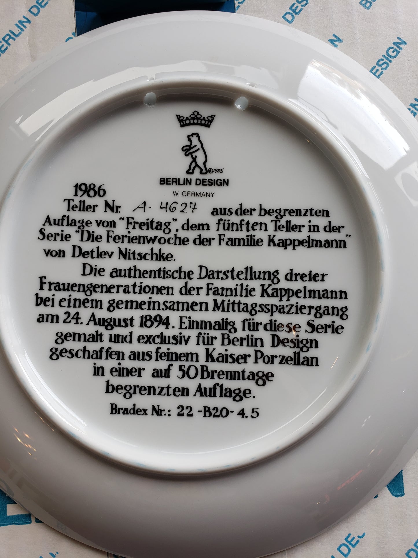 "Friday" in the Kappelmann Families Holiday Week series by Detlev Nitschke