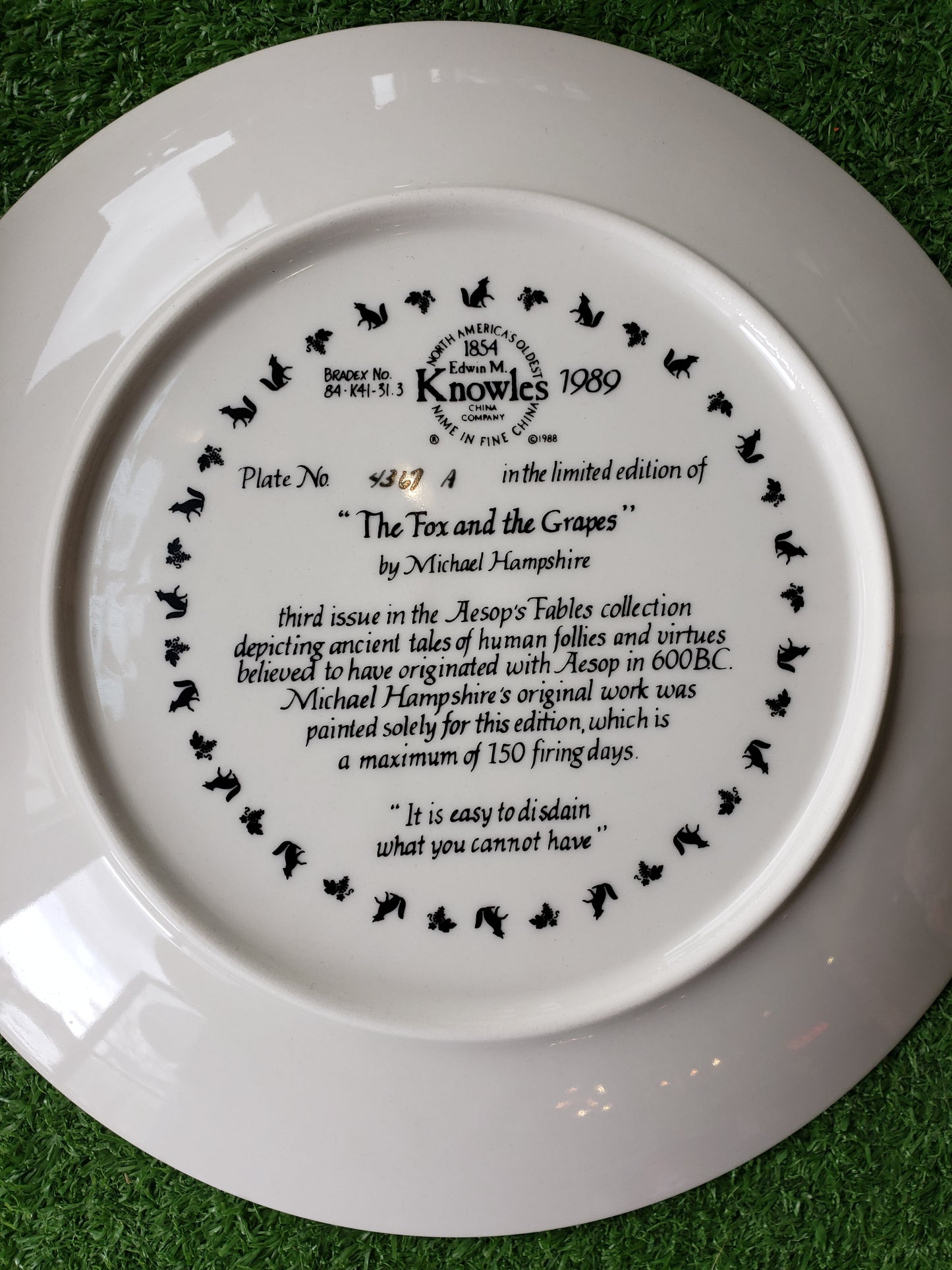The Fox and the Grapes collectible plate (1988)